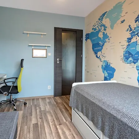 60m2 - Cozy Near Park Lägenhet *